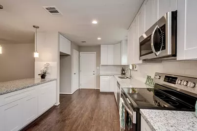 158 Bluebonnet Street, Sugar Land, TX 77478 - Photo 6