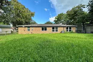 6 Southlawn Circle, La Marque, TX 77568 - Photo 14