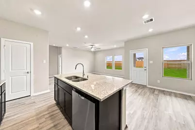 6711 Pebble Bluff Court, Cove, TX 77523 - Photo 10