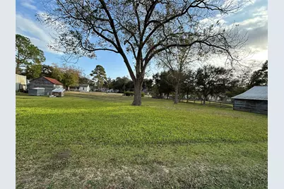 810 Morris Street, East Bernard, TX 77435 - Photo 4