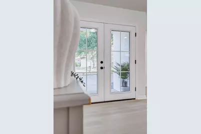 10303 Chevy Chase Drive, Houston, TX 77042 - Photo 42