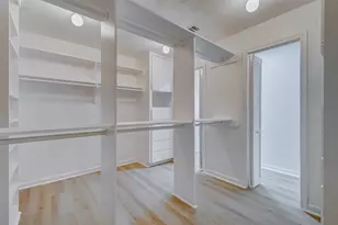 10303 Chevy Chase Dr, Houston, TX 77042 - Photo 32