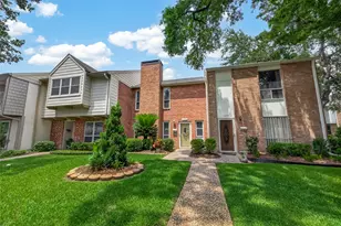 10252 Longmont Dr, Houston, TX 77042 - Photo 6
