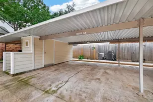 10252 Longmont Dr, Houston, TX 77042 - Photo 34
