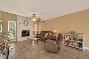 10252 Longmont Dr, Houston, TX 77042 - Photo 10