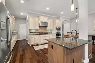 11 Canoe Bend Dr, Spring, TX 77389 - Photo 8