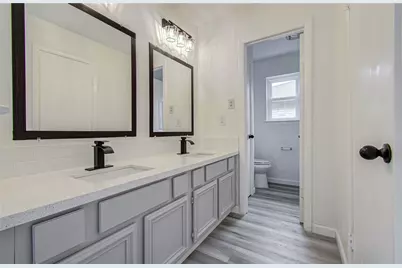 5727 Longforest Drive, Houston, TX 77088 - Photo 8