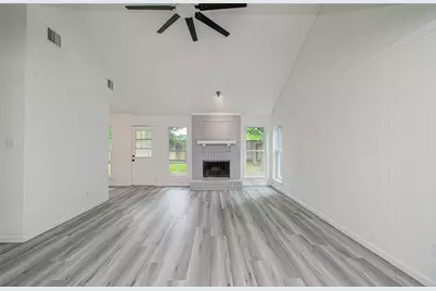5727 Longforest Drive, Houston, TX 77088 - Photo 24