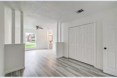 5727 Longforest Drive, Houston, TX 77088 - Photo 6