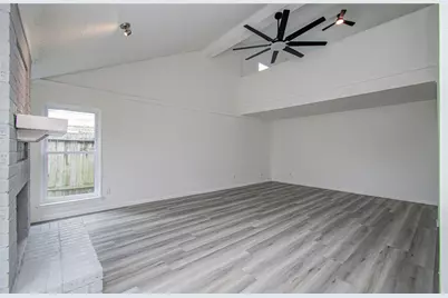 5727 Longforest Drive, Houston, TX 77088 - Photo 22