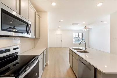 11910 De Carvalho Lane, Houston, TX 77375 - Photo 8