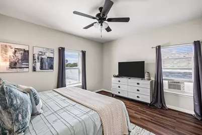 1223 Avenue M, Galveston, TX 77550 - Photo 32