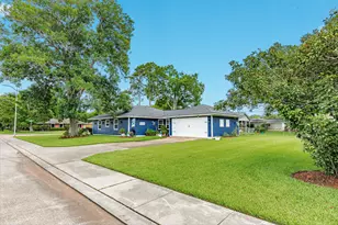 331 Redwood St, Lake Jackson, TX 77566 - Photo 4