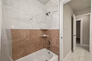 5207 Bent Bough Ln, Houston, TX 77088 - Photo 22