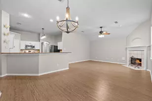 407 Crimson Coast Dr, League City, TX 77573 - Photo 10