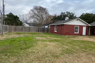 1210 Brazos St, Rosenberg, TX 77471 - Photo 16