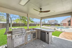 310 Pecan Loop Dr, Baytown, TX 77523 - Photo 36