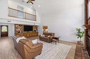 310 Pecan Loop Dr, Baytown, TX 77523 - Photo 8