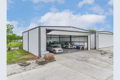 1835 County Road 130, Pearland, TX 77581 - Photo 2