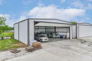 1835 County Rd 130, Pearland, TX 77581 - Photo 2