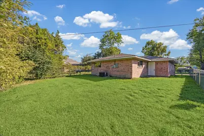 6022 Meadowbrook Drive, Hitchcock, TX 77563 - Photo 10