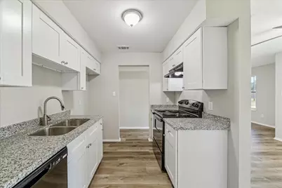 6022 Meadowbrook Drive, Hitchcock, TX 77563 - Photo 4