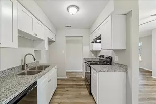 6022 Meadowbrook Dr, Hitchcock, TX 77563 - Photo 4