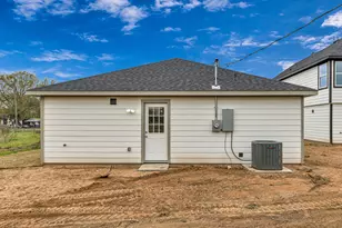 1010 4th St, Hempstead, TX 77445 - Photo 22