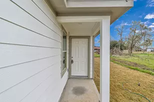 1010 4th St, Hempstead, TX 77445 - Photo 4