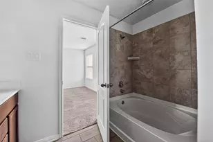6014 Wakanda Ln, Houston, TX 77048 - Photo 16