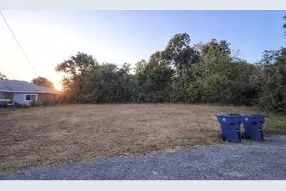 119 Thelma Ln, Texas City, TX 77493 - Photo 1