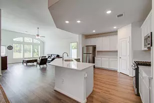 537 Green Meadows Dr, West Columbia, TX 77486 - Photo 14