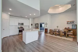 537 Green Meadows Dr, West Columbia, TX 77486 - Photo 16