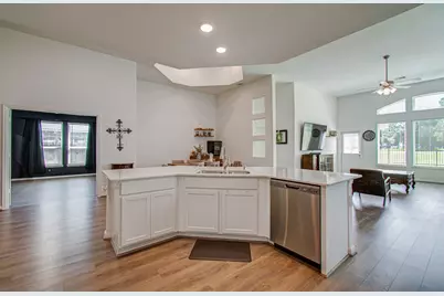 537 Green Meadows Drive, West Columbia, TX 77486 - Photo 18