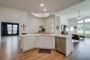 537 Green Meadows Dr, West Columbia, TX 77486 - Photo 18