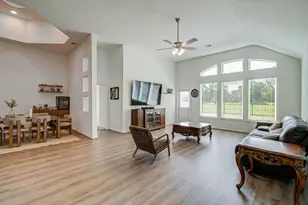 537 Green Meadows Dr, West Columbia, TX 77486 - Photo 24