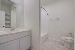 537 Green Meadows Dr, West Columbia, TX 77486 - Photo 8