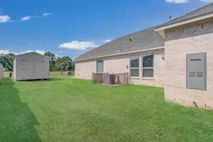 537 Green Meadows Dr, West Columbia, TX 77486 - Photo 40