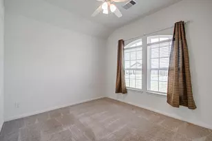 537 Green Meadows Dr, West Columbia, TX 77486 - Photo 4