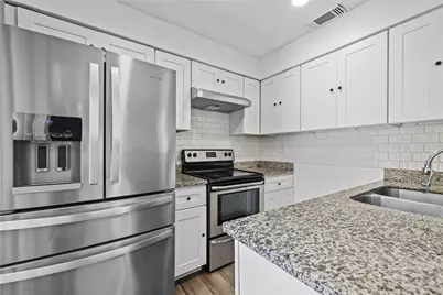 13002 Greenway Chase Court, Houston, TX 77072 - Photo 12