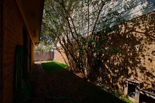1520 Crestmont St, Wharton, TX 77488 - Photo 38