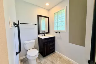 2410 Point Comfort Ct, Webster, TX 77598 - Photo 18