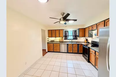 2410 Point Comfort Court, Webster, TX 77598 - Photo 8