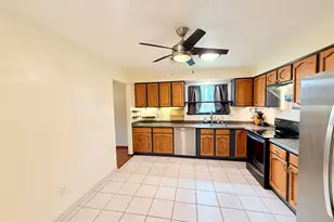 2410 Point Comfort Ct, Webster, TX 77598 - Photo 8