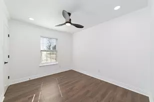 802 E 33rd St, Houston, TX 77022 - Photo 10