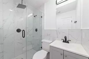 802 E 33rd St, Houston, TX 77022 - Photo 6