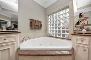 2502 Blossom Bay Ct, Houston, TX 77059 - Photo 16