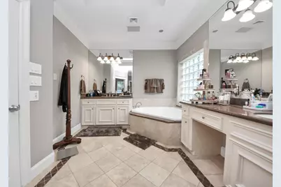 2502 Blossom Bay Court, Houston, TX 77059 - Photo 18