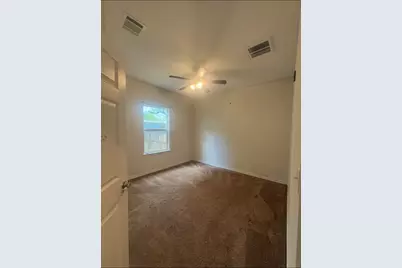 1101 11th 1/2 Street N, Texas City, TX 77590 - Photo 8