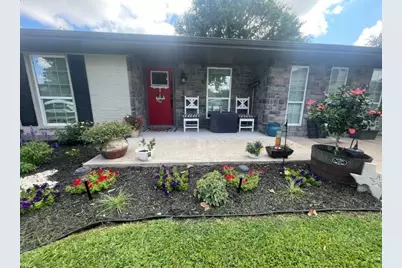 1410 Avenue D, Danbury, TX 77534 - Photo 2